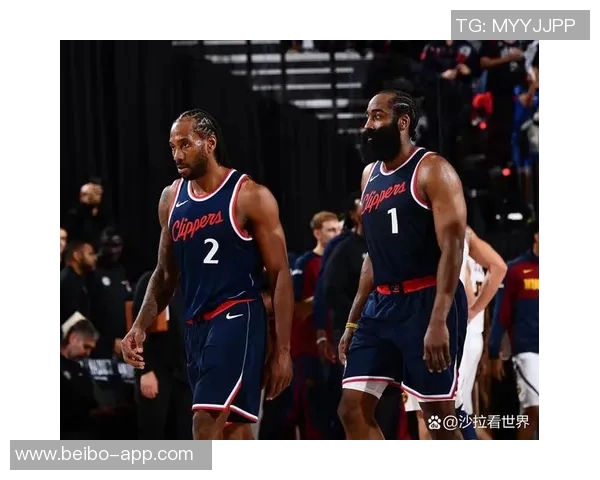 哈登半场表现中规中矩8投3中贡献12分3篮板3助攻正负值7